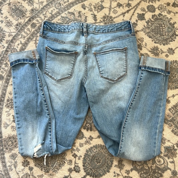 Universal Threads Distressed Skinny Jeans - Picture 3 of 6